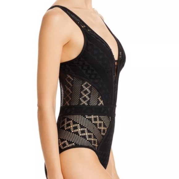 🔥BECCA🔥COLOR PLAY SHOW & TELL PLUNGE ONE PIECE SWIMSUIT BLACK XS/SMALL NWT - Picture 3 of 5